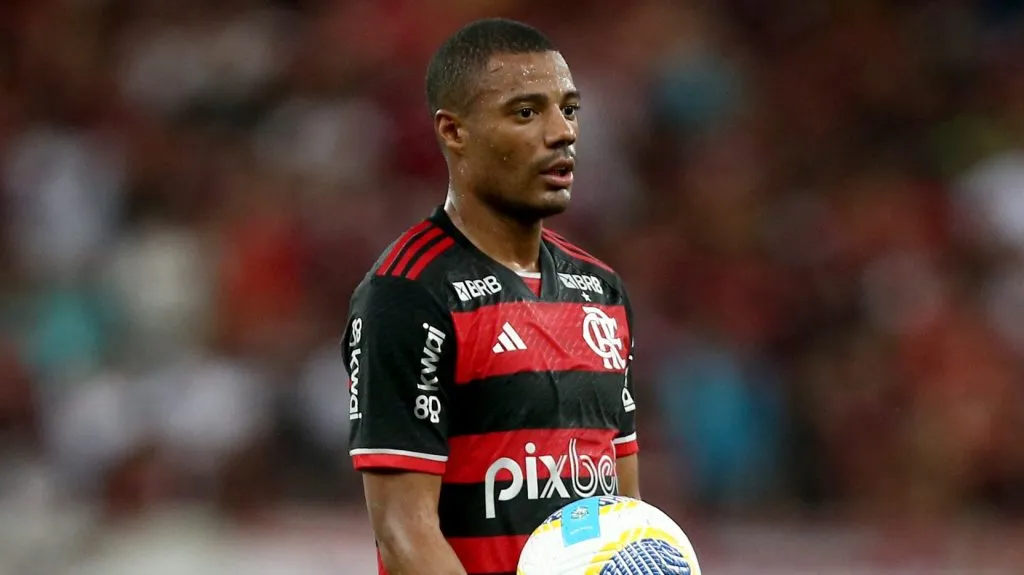 De la Cruz alterna titularidad y suplencia en Flamengo.