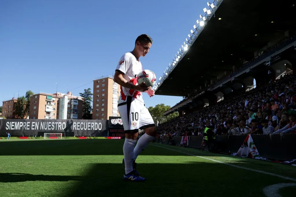 Solo 123 minutos en 5 PJ para James en Rayo Vallecano.