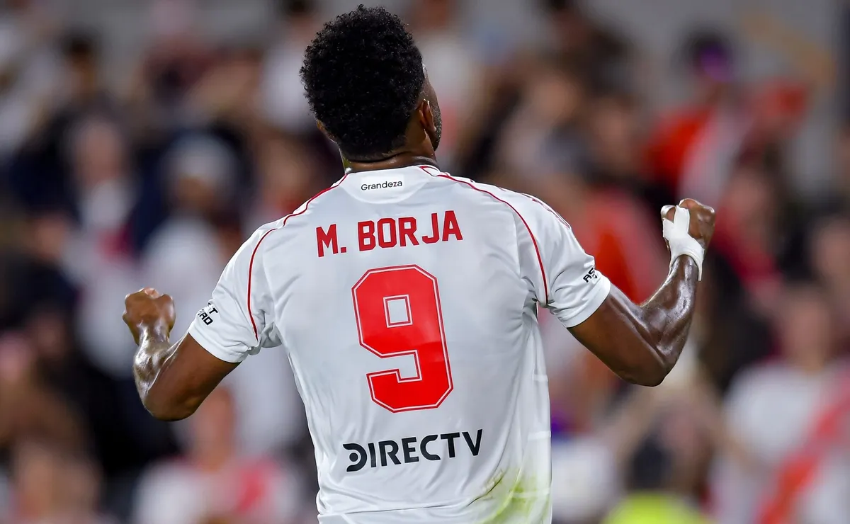 Borja volvió al gol y levantó aplausos.