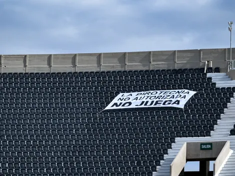 "La pirotecnia no juega": la bandera que le obligaron poner a River en la Centenario Alta