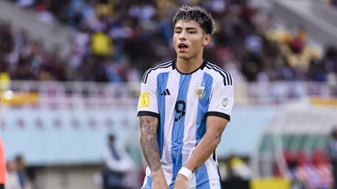 Agustín Ruberto salió lesionado en Argentina.