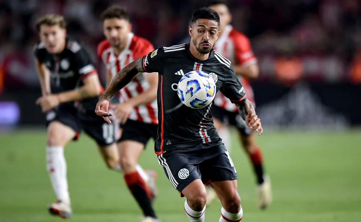 Manuel Lanzini todavía no contestó la oferta de renovación.