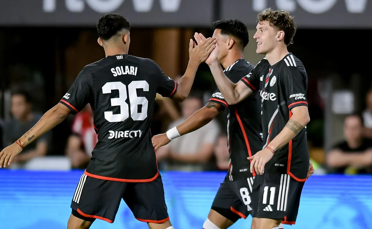 Los jugadores de River, a puro festejo.