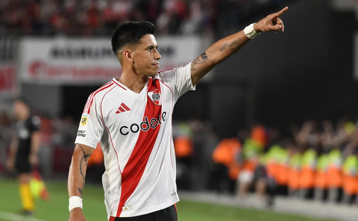 Maxi Meza podría volver al once de River.