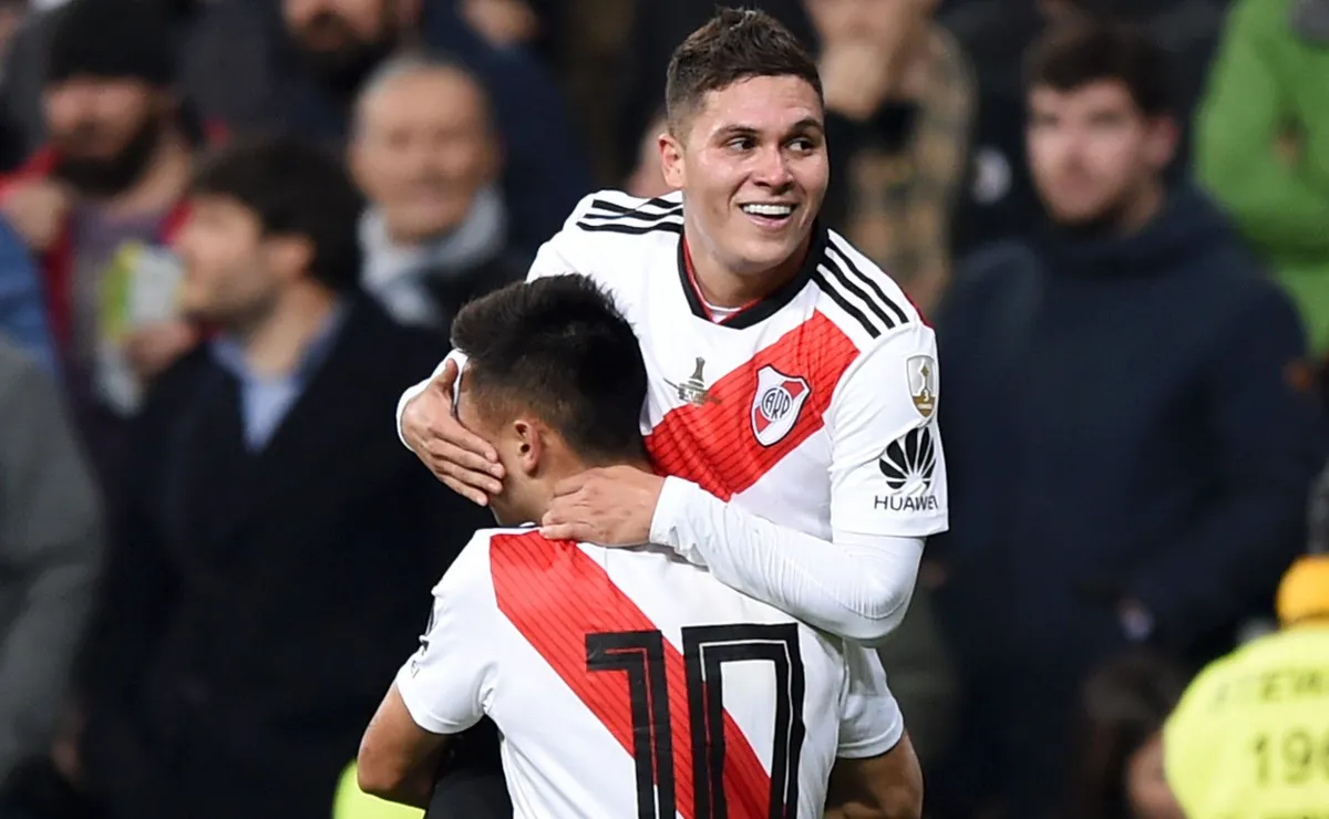 Las publicaciones del Pity y Juanfer por el 9 del 12.