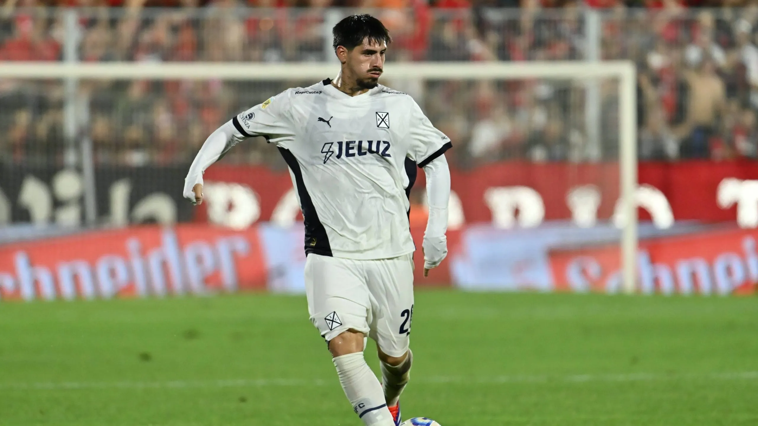 Lomónaco es titular indiscutido en Independiente.