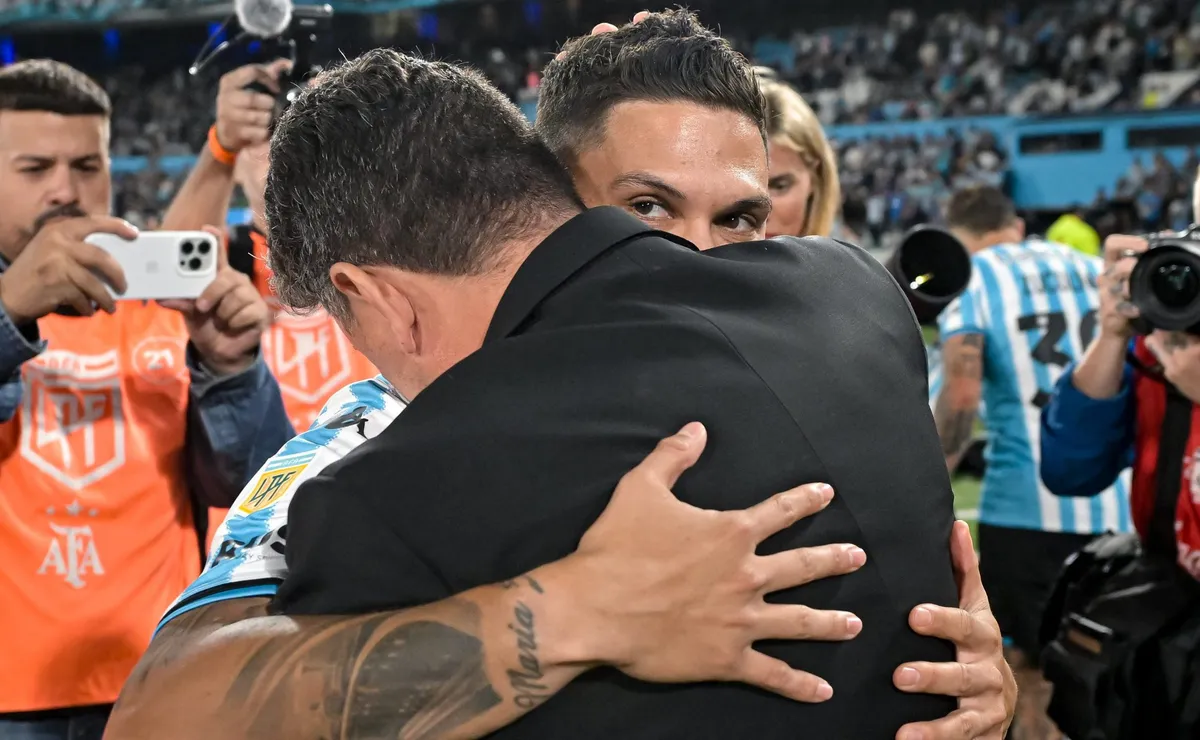 Racing puso una cláusula anti River y por eso no libera el pase de Juanfer Quintero para que pueda fichar por el América de Cali.