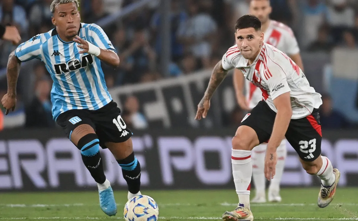 Villagra terminó jugando de defensor central por la lesión de Pezzella, otro síntoma del descalabro que fue River.