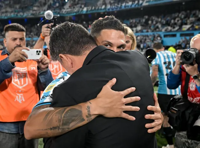 Juanfer y Gallardo se reencontraron en el Cilindro. (Getty)