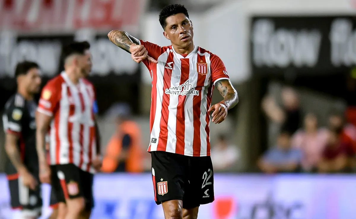 Enzo Pérez definirá su futuro proximamente.