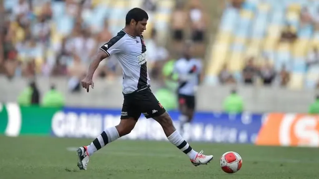 Robert Rojas debe volver a River, pero se irá nuevamente.