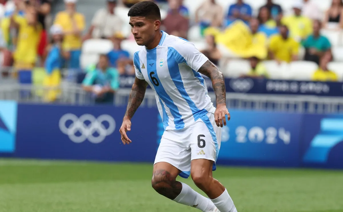 Amione aparece como una opción para River.