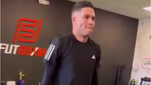 Juanfer entrena a pleno en Colombia mientras resuelve su futuro