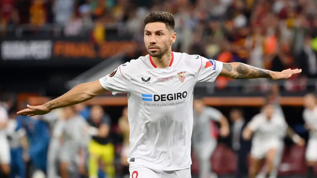 Gonzalo Montiel le dio un título a Sevilla.