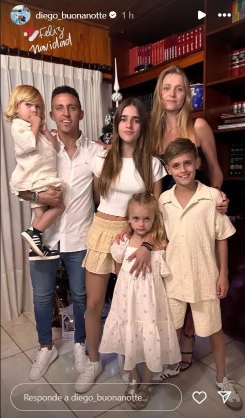 Diego Buonanotte con su mujer y sus cuatro hijos, la última navidad.