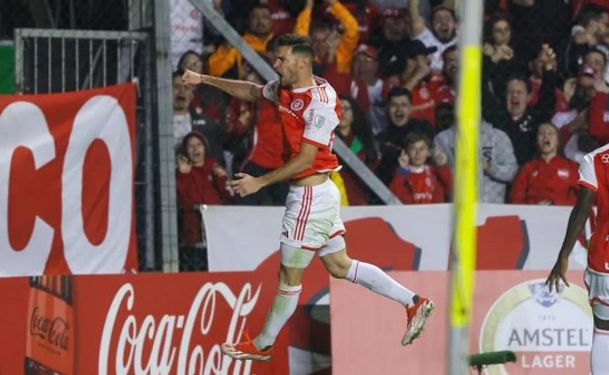 Alario podría jugar en Estudiantes de La Plata