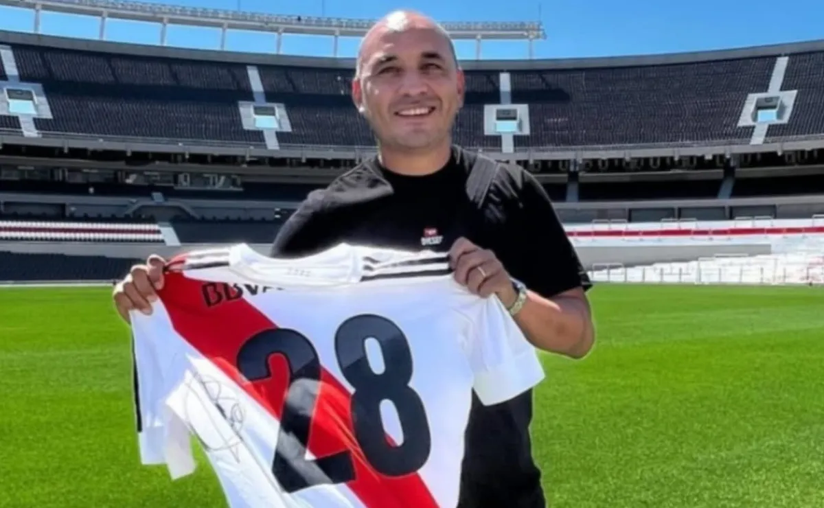 Ledesma visitó la cancha de River.