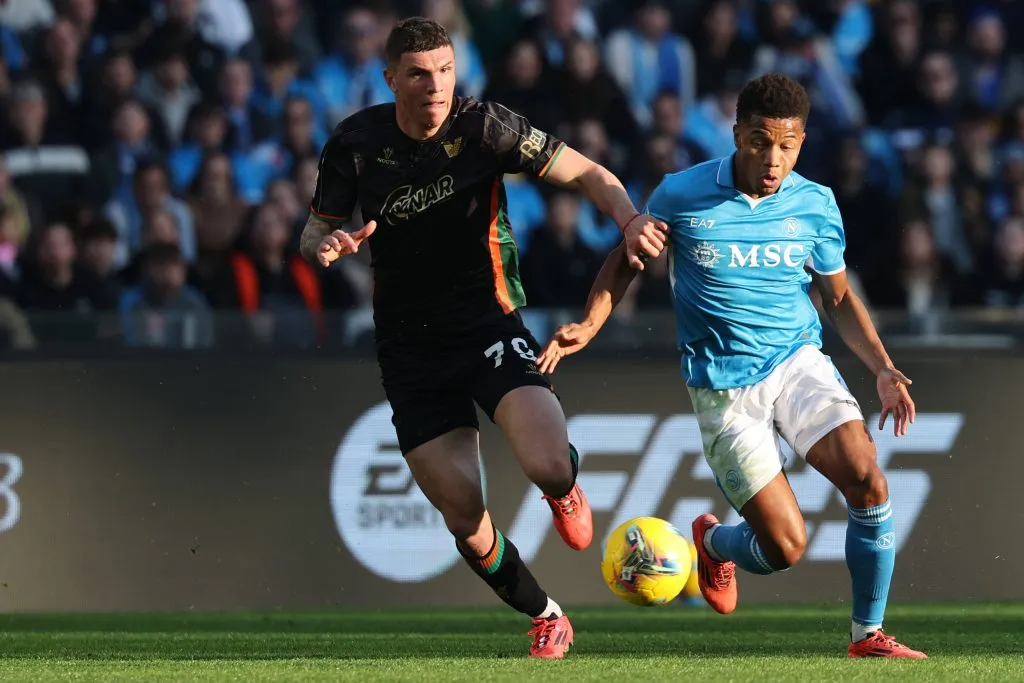Franco Carboni durante el partido de este domingo vs. Napoli. (Imago)