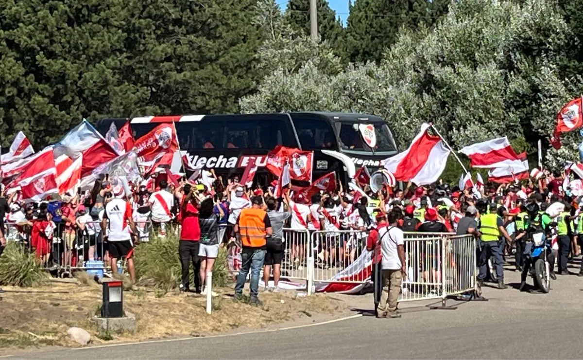 El sorprendente recibimiento de los hinchas en Neuquén.