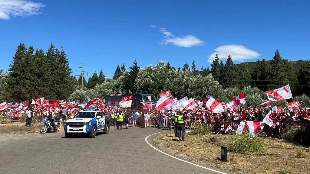 River fue recibido por una multitud en San Martín de los Andes