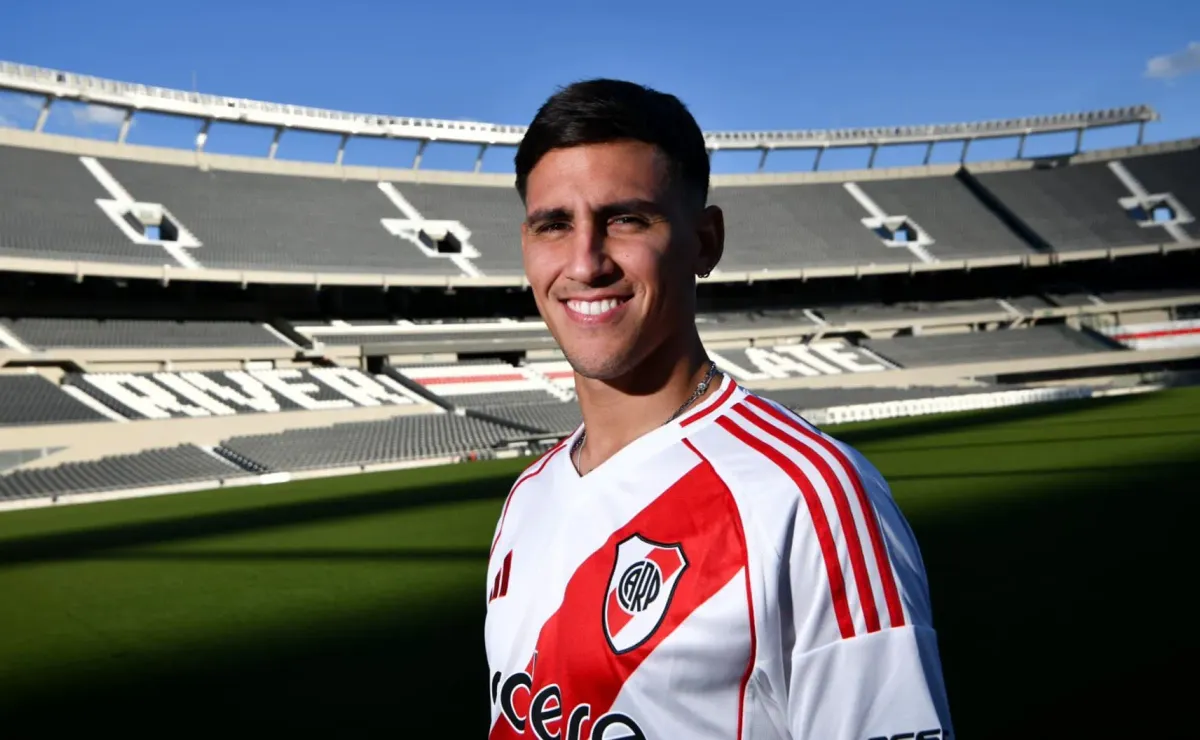 Matías Rojas podría debutar como titular si Gallardo lo incluye en el once.