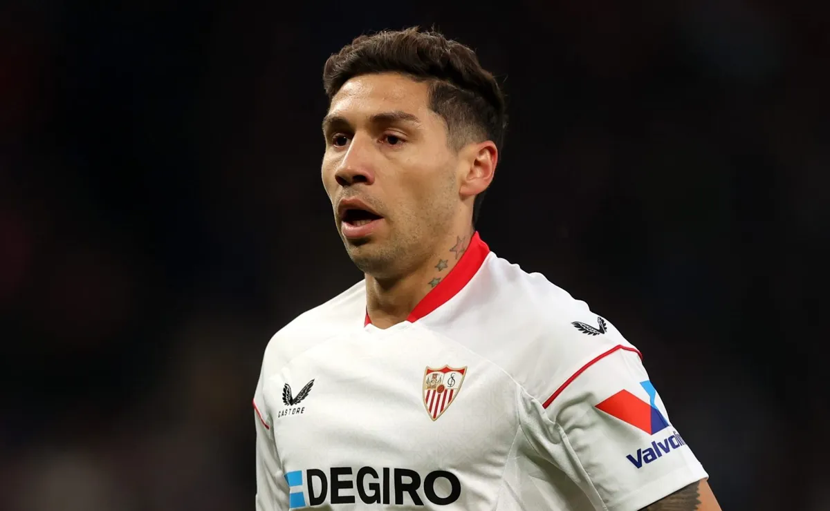 ¿Un guiño? Gonzalo Montiel, suplente en Sevilla en medio de las negociaciones con River