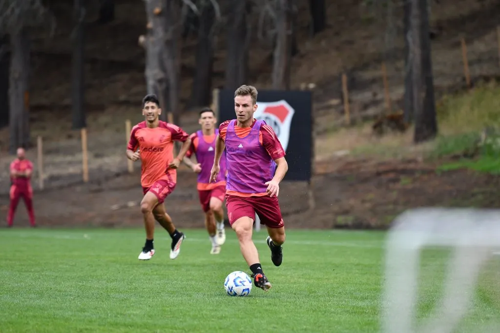 Recién el viernes Gallardo incluyó la pelota en los entrenamientos (Foto Prensa River).