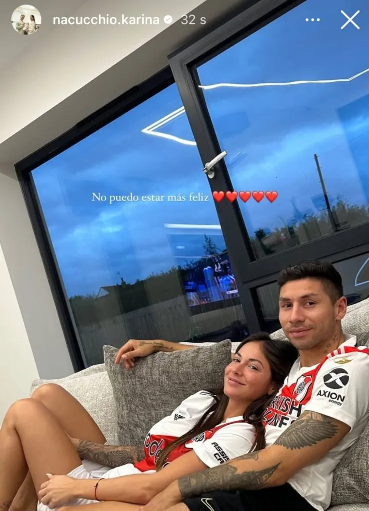 La pareja de Montiel celebró al vuelta del jugador a River.