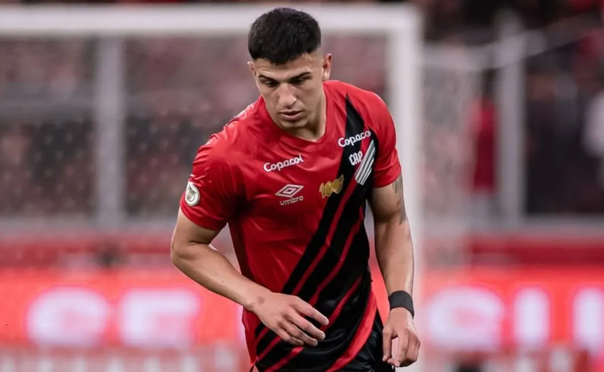 River buscaría al lateral una vez más.