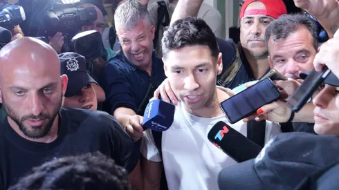 Gonzalo Montiel aterrizó en Ezeiza para jugar en River (Foto: LPM).