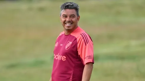 Gallardo sonríe en el regreso de River a las prácticas, post triunfo en San Juan.