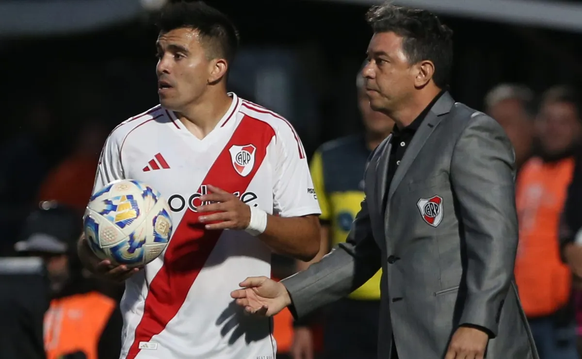 Acuña llegó a su cuarta amarilla.