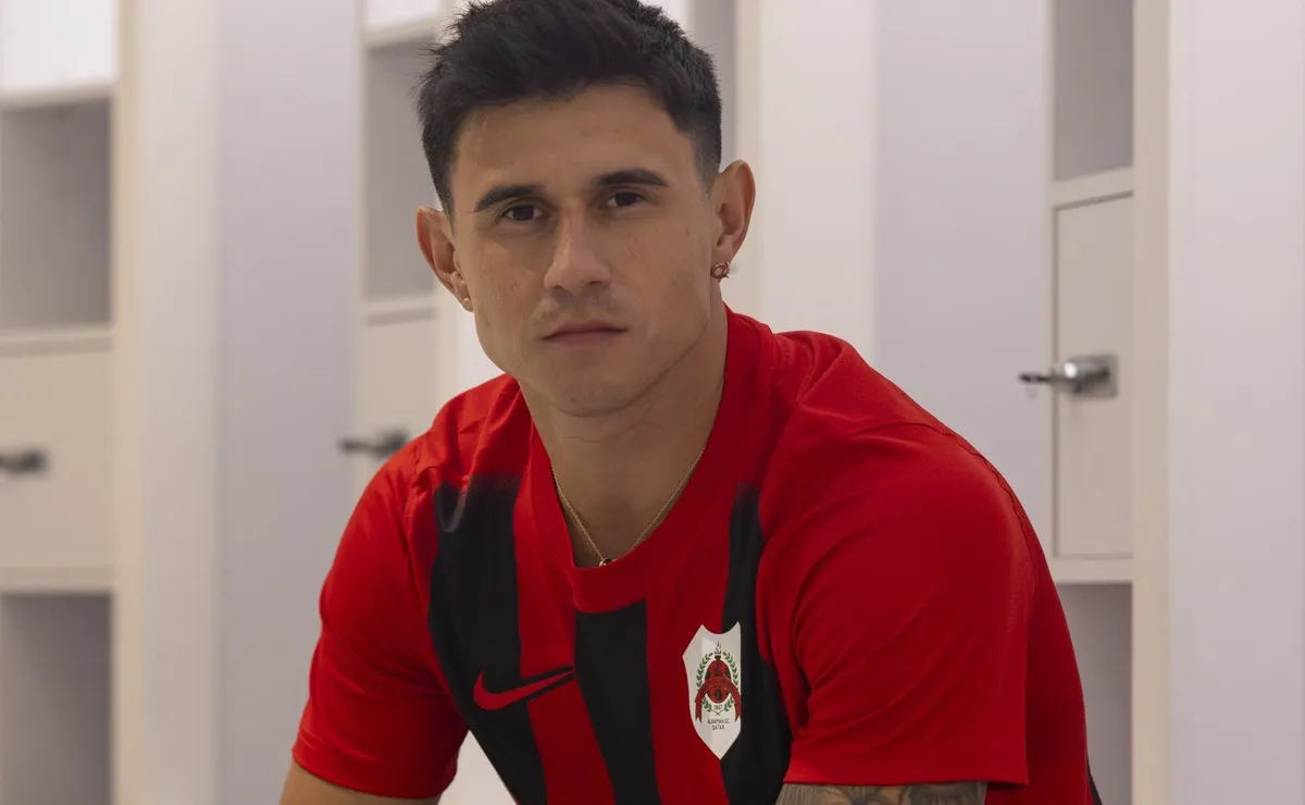 Adam Bareiro podría quedarse en Qatar.