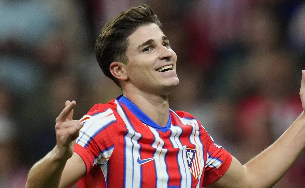 Tras su doblete: el importante premio que recibió Julián Álvarez en la Champions League