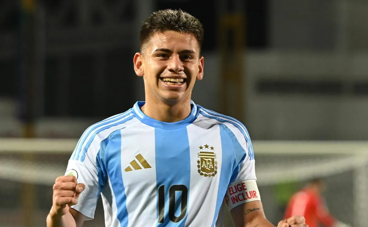Echeverri ya palpita su debut con el City.