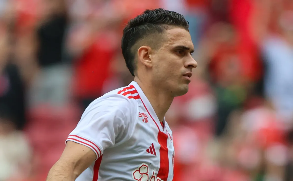 Rafael Santos Borré volvió a brillar en Brasil con un doblete para Inter de Porto Alegre