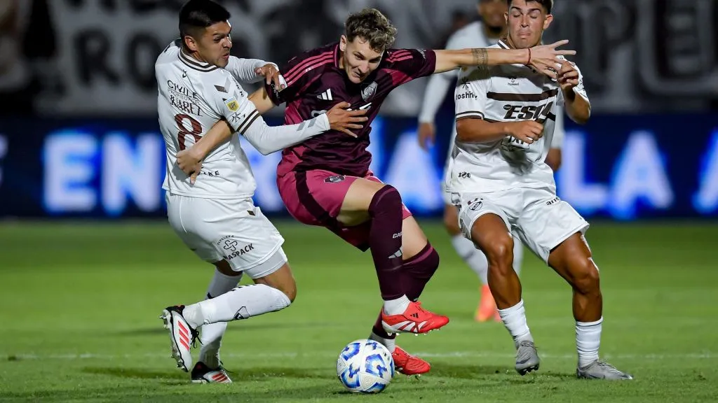 River y una noche flojísima frente a Platense.