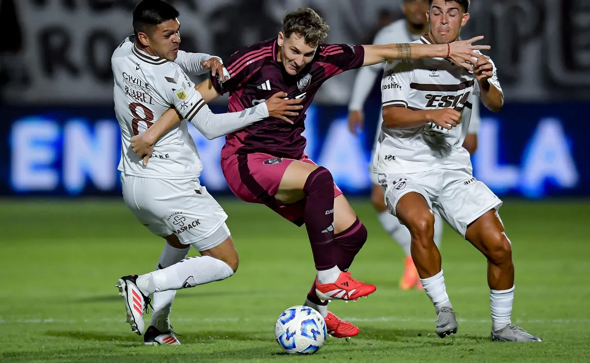 River y Platense se volverán a ver las caras en cuartos de final.