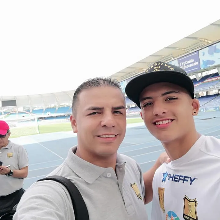Richard y Kevin Castaño. La determinación de padre e hijo para triunfar en el fútbol profesional (FOTO: Facebook R. Castaño).