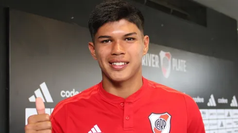 Vuelve para irse: Alexis González rescindió con Godoy Cruz, regresó a River y ya tiene nuevo club