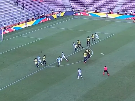 VIDEO | El casi golazo de tiro libre de Mastantuono en Argentina vs. Ecuador