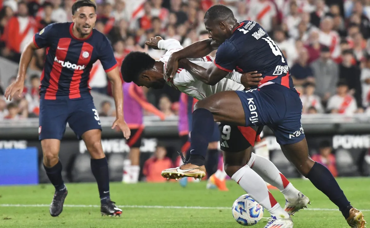 River juega la tercera fecha ante San Lorenzo.