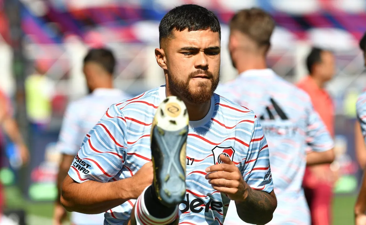Paulo Díaz volvería en el debut por la Copa.