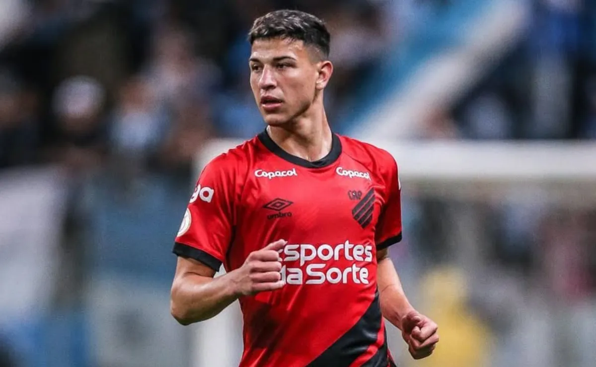 Lucas Esquivel espera una oferta de River