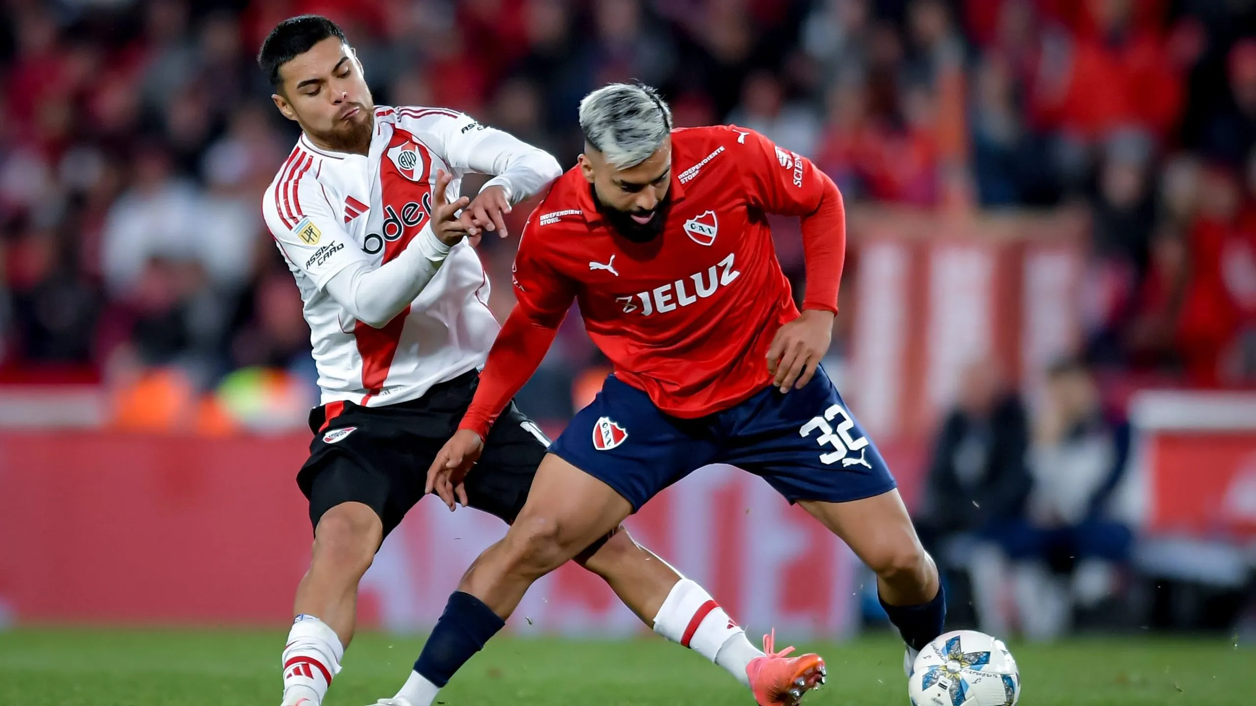Paulo Díaz podría jugar ante Independiente.