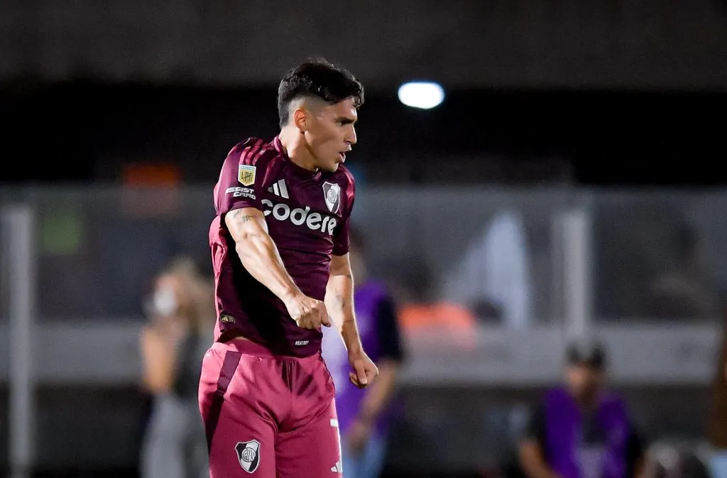 Rojas suma apenas 44 minutos en River.