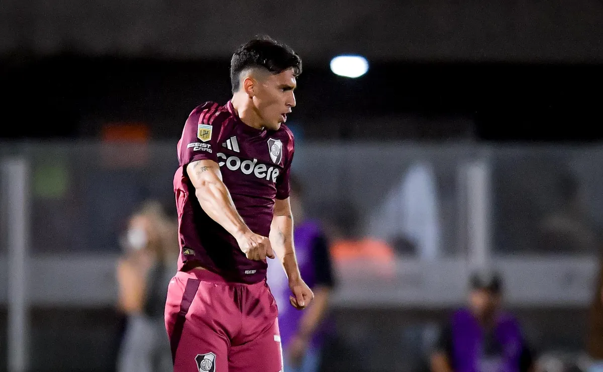 Rojas suma apenas 44 minutos en River.
