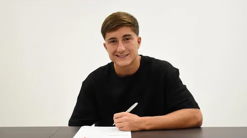 De la Cuesta firmó su primer contrato con River.