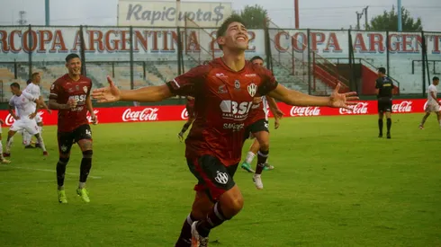 Primer gol en Primera para Lautaro Rivero (Foto: Central Córdoba).