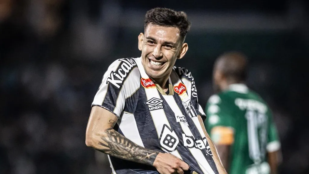 Gonzalo Escobar, otra opción para el lateral izquierdo.